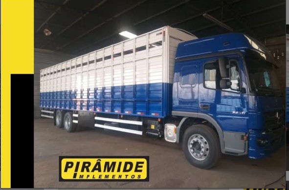 Gaiola de boi sobre chassis